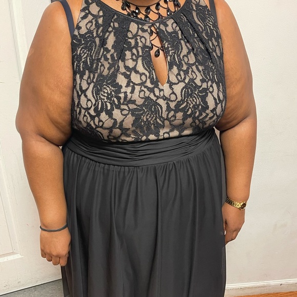 Plus Size - Picture 16 of 16